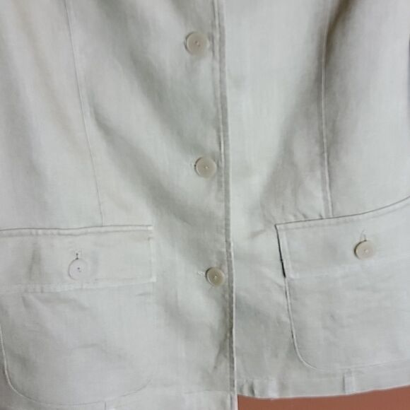 Jones New York-Linen Green buttoned down front Shirt Size 12. Long Sleeves. - Picture 4 of 7